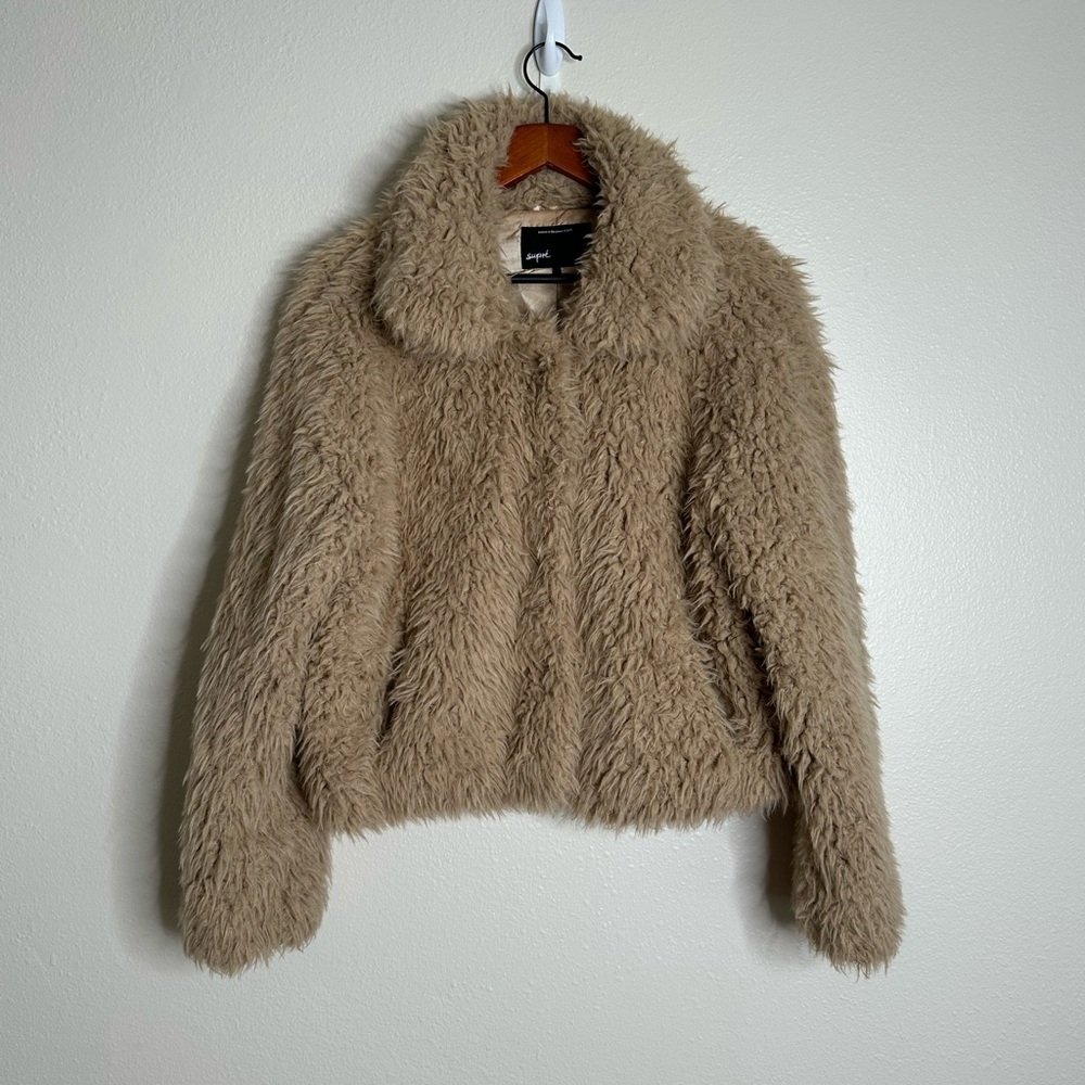 Women’s Small / Medium Supre Cropped Faux Fur Jacket Tan Collared Snap Close